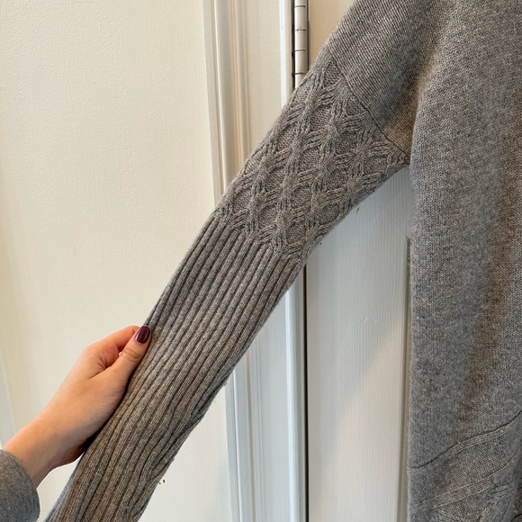Neiman Marcus Cashmere Grey Sweater - Picture 3 of 8